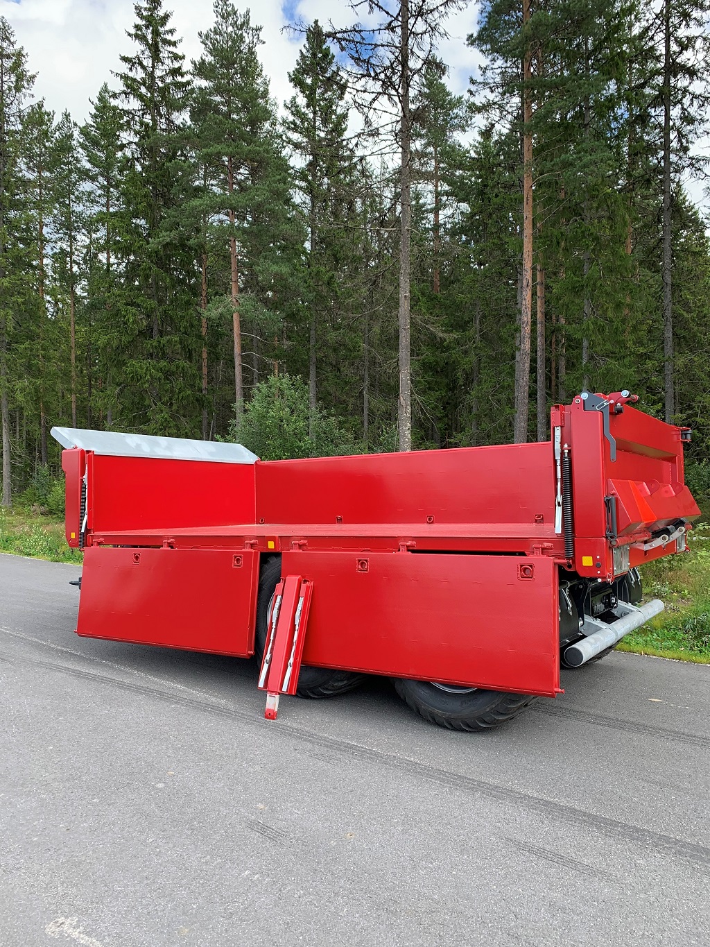 FERREL TUNGDUMPER 135DU M/NEDFELLBARE SIDEKARMER/HYDR.BAKLEM - Image 4